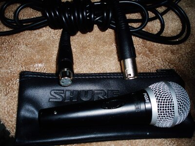 FREE SHIPPING!  SHURE PG-58 Microphone w/accessories