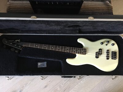 1984 Fender MIJ Jazz Bass Special w/ Case