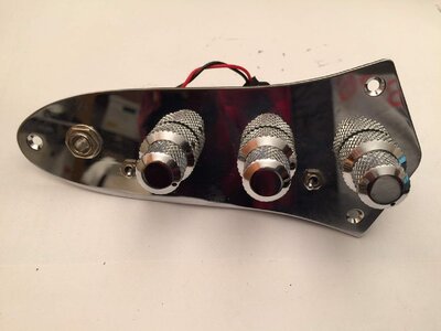 John East J-Retro 01 onboard bass preamp