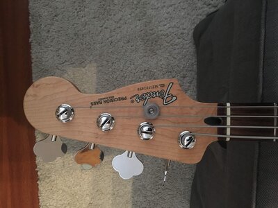 Fender P Bass 2011 MIM  $450