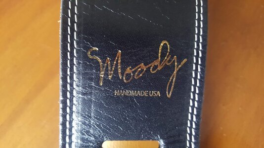 Moody 2.5" Leather Strap black/cream