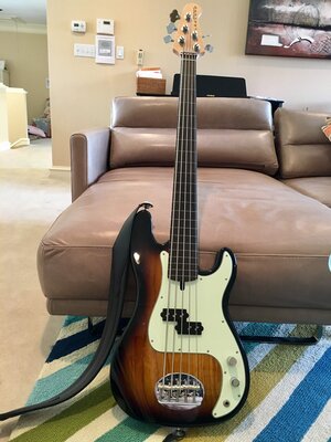 Lakland Skyline 55-64 Fretless – 3 Tone Burst - Excellent Condition