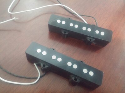 Bacchus/Momose single coil jazz bass pickups