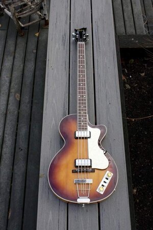 Feeler - Hofner CT club bass