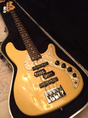 Fender Urge II Butterscotch Blonde