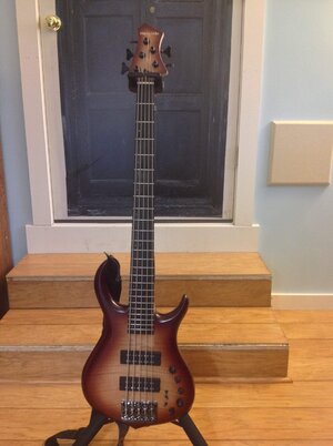 Sire Marcus Miller M7 5 string