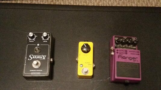 PRICE DROPS AGAIN! Spring cleaning! Spaceman Saturn V, Southampton Fifth Gear, Boss BF-3 Flanger