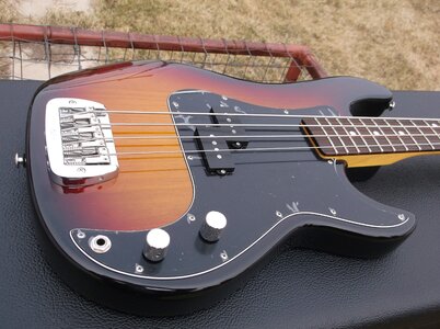 G&L LB-100 Bass Guitar $1150 with Hard Shell Case Shipping Included