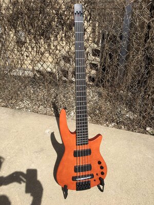 NS Design Radius CR5 bass guitar