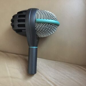 AKG D112 Professional Dynamic Microphone