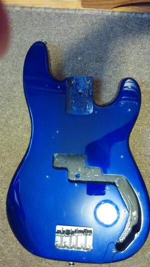 Squier p body w/pickguard and bridge