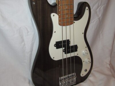 Jay Turser 3/4 Scale Precision-style bass PRICE DROP