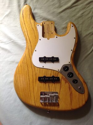 All Parts Jazz Bass Body (loaded)