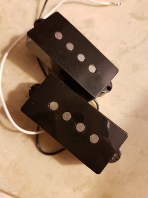 Classic 50's precision bass pickup