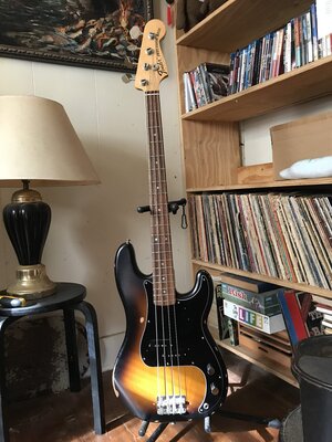 Fender Road Worn / Nate Mendel Precision