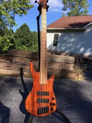 Roscoe LG Custom 5 - Like New Condition