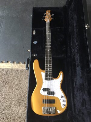 Carvin PB5 - Excellent Condition