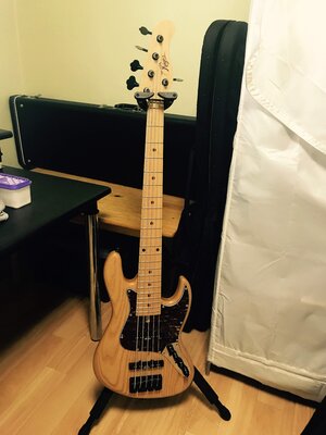 Roger Bass 5 strings jass custom (R Bass)