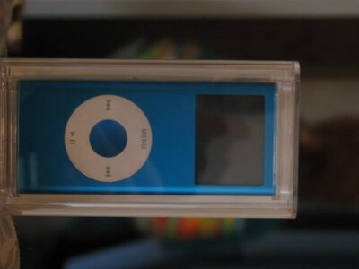 Like New IOPD NANO 4 GIG- Blue"Make me an offer"