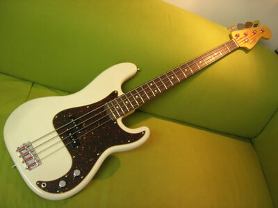 CIJ Fender '62 RI P-BASS White-Blond (USB)