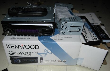 Kenwood MP3 car stereo, xlnt cond.