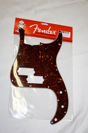 Fender Precision Tort Pickguard