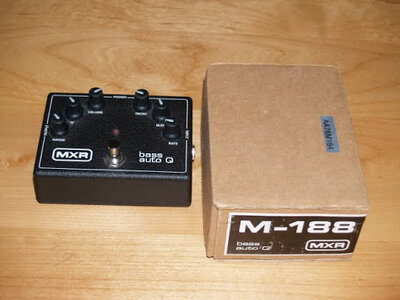 MXR Bass Auto-Q M-188