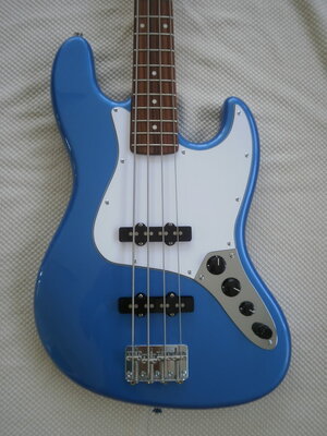 USA Spector Coda 4 string Jazz bass. Metallic Blue on White, its HOT!