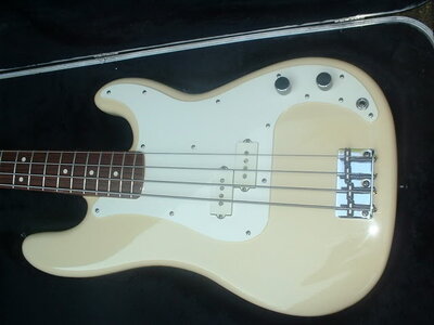 Beautiful MIA 83/84 Cream Precision Bass.. F/S only