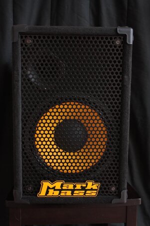 FS: Markbass Traveler 121H Cab w/Studio Slips Clamshell Cover - Near Mint