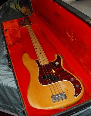 1975 fender precision with ohsc all original