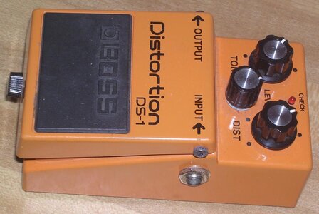 Boss DS-1 Distortion, Behringer PH9 Phaser