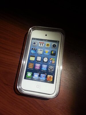 FS: Brand new in box White 4th gen 16Gb ipod touch