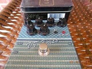 FS: Tech 21 Sans Amp VT bass pedal, Boss CEB-3 Bass chorus