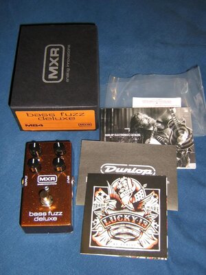 MXR M84 bass fuzz deluxe & MarkBass Chorus/Flanger