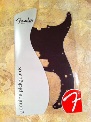 FS Fender USA Precision P-bass black pickguard