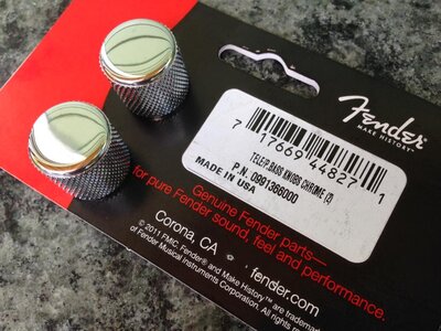 Fender Precision P-Bass knurled knobs