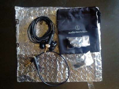 brand new Audio Technica EP3 Dynamic In-Ear Headphones , Gator ProGo Dual 2X Guitar Gigbag