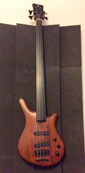 1990 Warwick Thumb NT Fretless w/Mono case shipping included