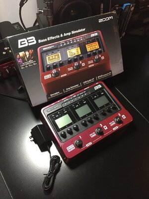 **** ZOOM B3 - BASS EFFECTS AND AMP SIMULATOR ****