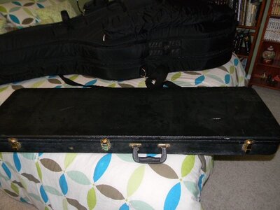 Universal bass hard case (well used but fully functional)