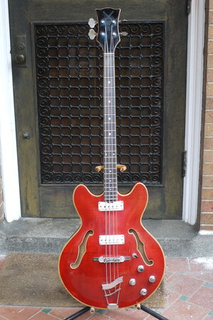 60s VOX Cougar Bass Short Scale Hollowbody