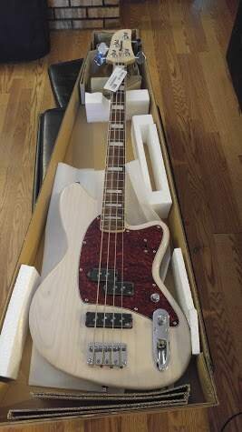 *PRICE DROP* Mint Ibanez Talman TMB 600 w/ Nordys still has plastic on!