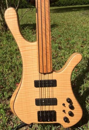 Tom Clement Fretless Bass #377