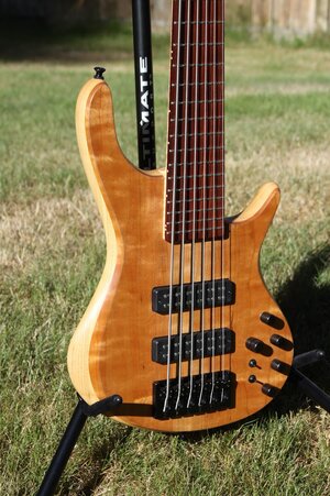 Huge price drop!! Prat 6, NAMM bass, killer build, 8lb 5oz