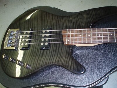 Mid 2000's Ibanez SRX 500, active, only 8 pounds, Korea, trades!