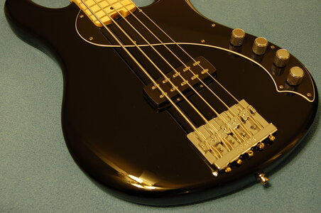 2013 Fender American Deluxe Dimension H V Bass EC