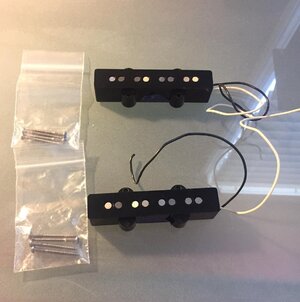 Fender Highway One Jazz Bass pickups