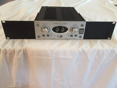 Avalon U5 Preamp with rack mounting