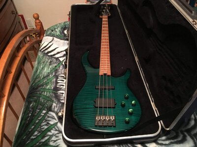 Peavey Millennium Plus 4 w/Bartolini pickups & Preamp